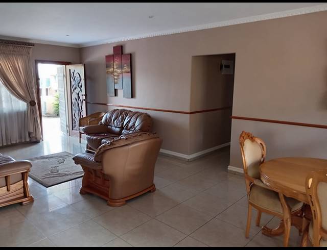4 BEDROOM HOUSE FOR SALE IN SOMERSET PARK